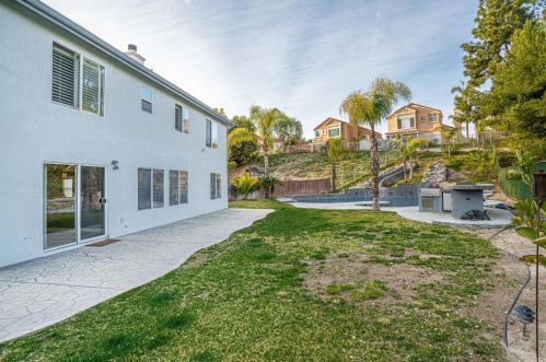 2121 Chateau Ct, Chula Vista CA  91913-3161 exterior