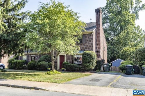 81 Court Pl, Charlottesville, VA 22901-2455