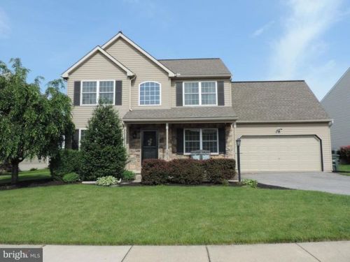 3913 Lyn Cir, York, PA 17315-4756