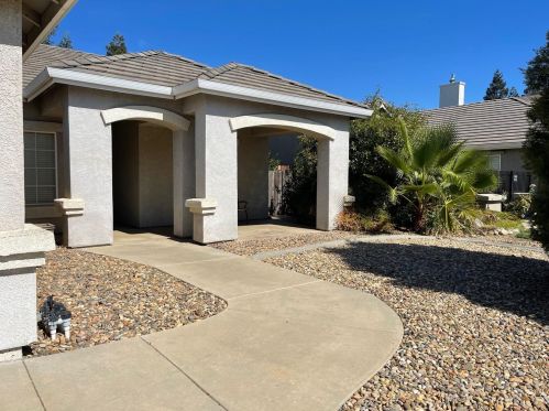 2589 Paradise Dr, Lodi, CA 95242-8326