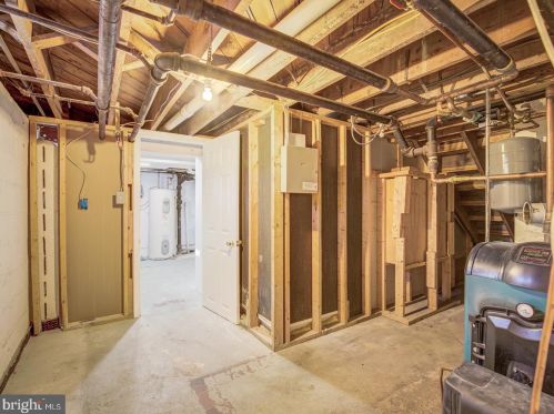 12500 Meadowood Dr, Silver Spring MD 20904-2928 exterior