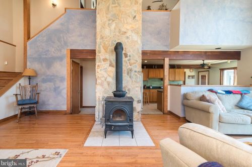 80 Quinn Lea Rd, Harpers Ferry WV 25425-5372 exterior