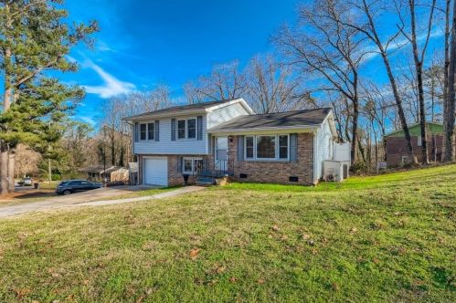 658 Bonnie Dell Dr, Marietta, GA 30062-3479