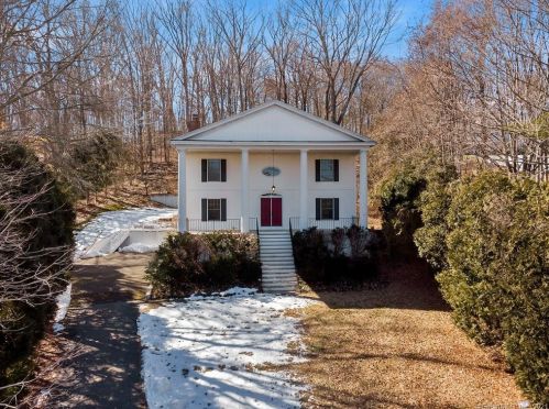 17 High St, Chester, CT 06412-1101