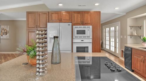 8582 Running Gait Ln, Riverside CA  92509-5106 exterior