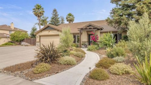 1735 Doak Blvd, Ripon, CA 95366-9546