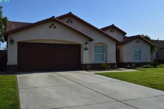 735 Lassen Ave, Tulare, CA 93274-1969