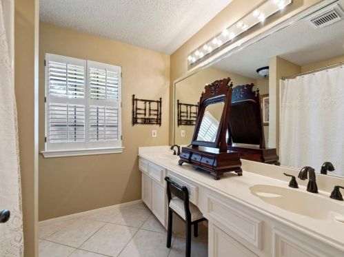 2202 Country Crk Way, Richmond TX 77406-6611 exterior