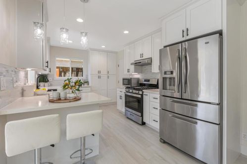1741 Linnet Ln, Sunnyvale CA  94087-4832 exterior