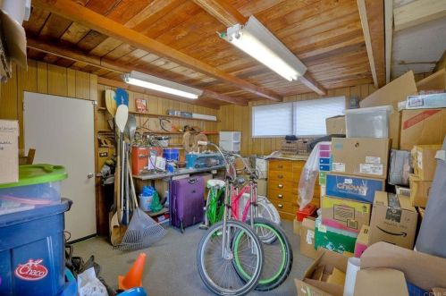 1111 Oak Dr, Vista CA  92084-4659 exterior