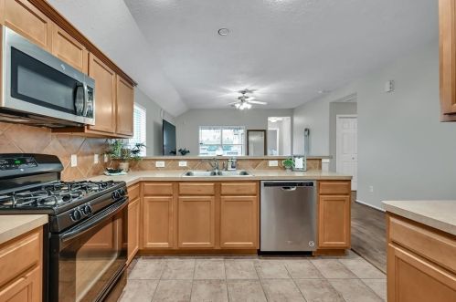 1712 Elmside Ct, Conroe, TX 77301-3428