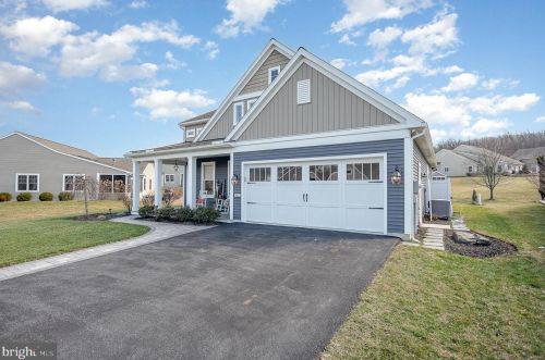 1037 Alden Way, Lebanon, PA 17042-9237