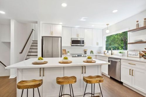 3912 Live Oak Dr, Atlanta GA  30340-2512 exterior