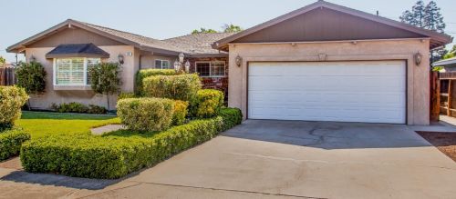 2001 Cumberland Dr, Turlock, CA 95382-2103