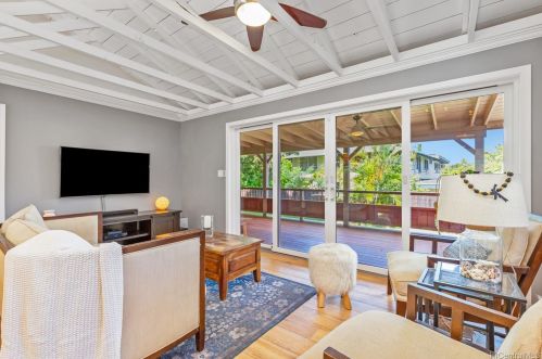 44585 Kaneohe Bay Dr, Kaneohe, HI 96744