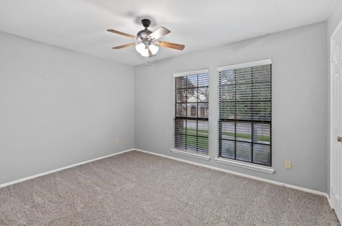 4221 Harvest Pt Dr, Carrollton TX 75010-4124 exterior