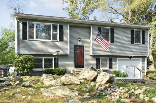 94 Buttonwoods Rd, Richmond, RI 02898-1116