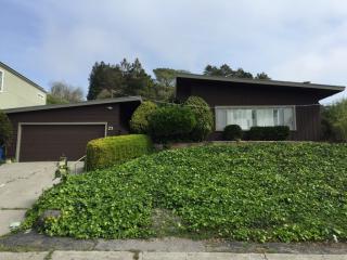 23 Franciscan Way, Berkeley, CA 94707-1112
