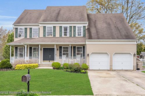 4 Brittany Dr, Berkeley Township, NJ 08721-2485