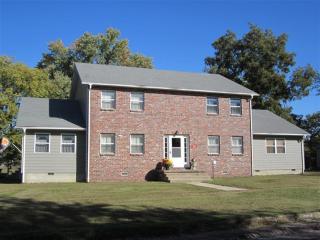 334 Front St, Cherryvale, KS 67335-1222