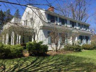 8 Hovey Ln, Hanover, NH 03755-2115
