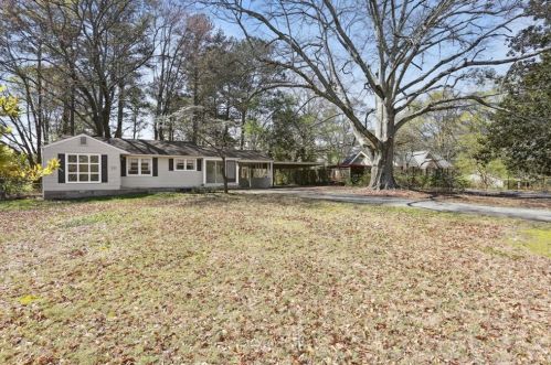 521 Ridge Ave, Mableton, GA 30126-3315