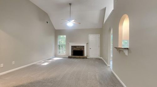 15 Saratoga Ct, Porterdale, GA 30016-8974