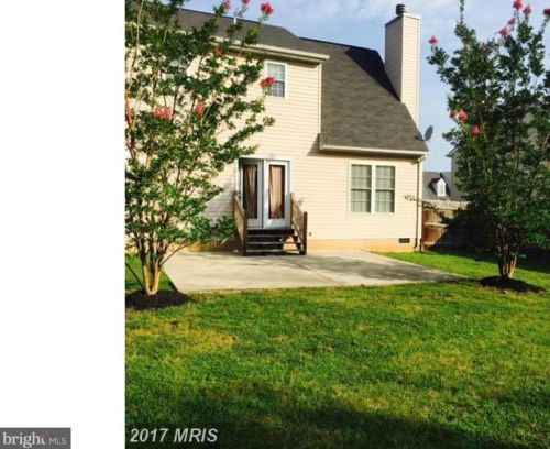 10631 Hamiltons Crossing Dr, Fredericksburg VA  22408-2091 exterior