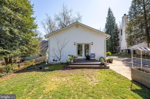 2009 Grace Church Rd, Silver Spring MD 20910-2116 exterior