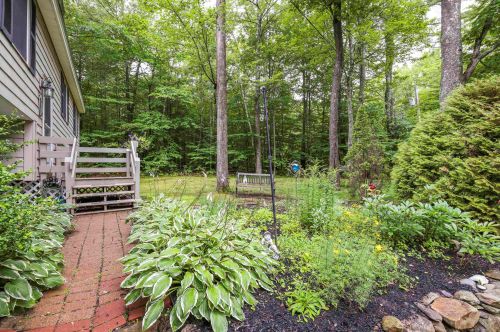 91 Hamwoods Rd, Alton, NH 03809-5038
