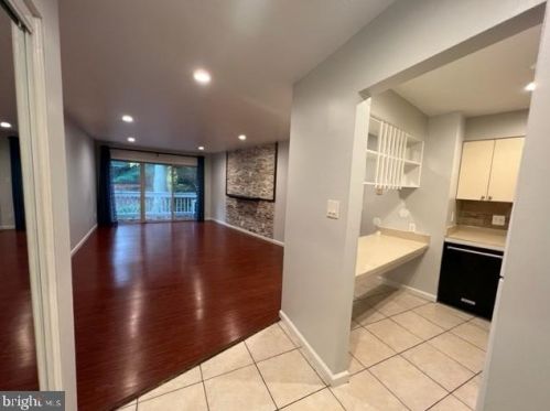 8500 Barrington Ct, Springfield VA  exterior