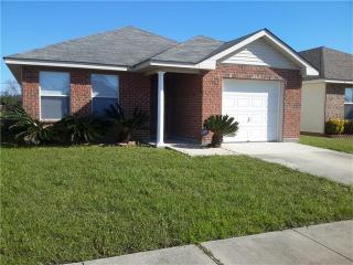 1445 Angus Dr, Harvey, LA 70058-3883