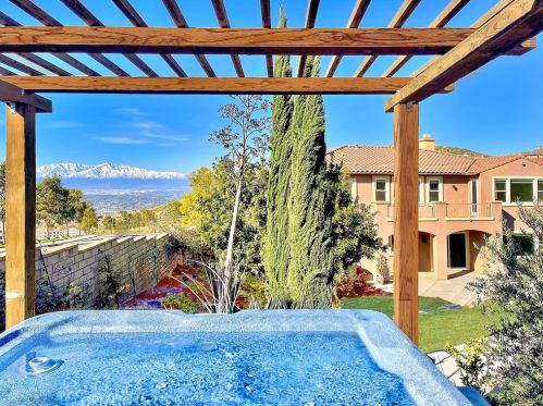 16849 Ridge Cliff Dr, Riverside CA  92503-0251 exterior