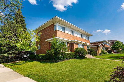 355 Alles St, Des Plaines, IL 60016-4421