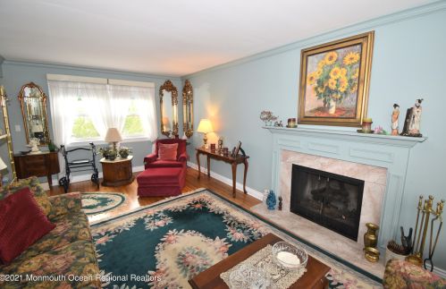 4 Bucknell Dr, Hazlet, NJ 07730-2304