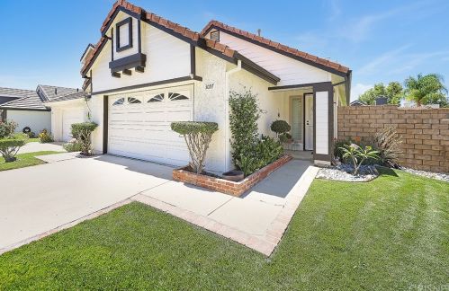 3097 Lamplighter St, Simi Valley, CA 93065-5286