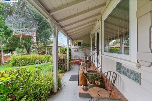 18777 Walnut Rd, Hayward, CA 94546-2001