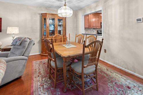 32 Coriander Dr, Princeton NJ  08540-9425 exterior