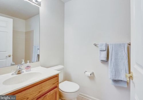 166 Copperfield Dr, Trenton NJ  08648-2583 exterior