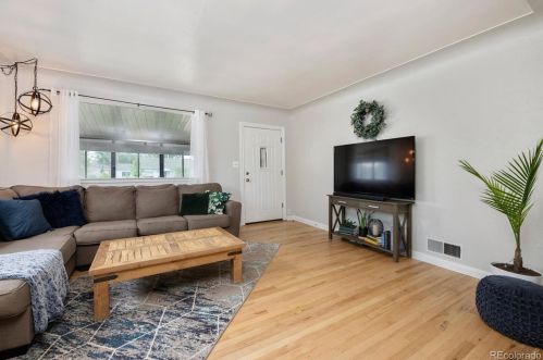 4066 Pearl St, Englewood CO  80113-4738 exterior