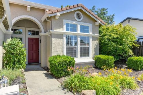 208 Singer Ln, Folsom, CA 95630-5293