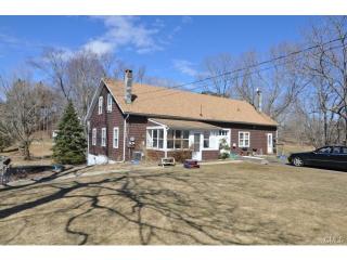 1 Whippoorwill Hill Rd, Newtown, CT 06470-1524