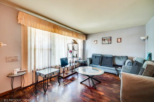 7015 Honore St, Chicago, IL 60636-3213
