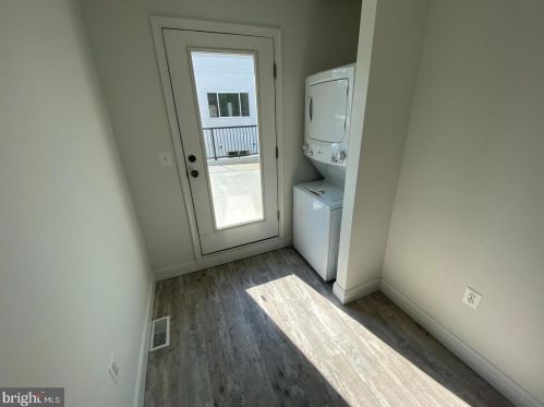 2144 8th St, Philadelphia PA  19122-1312 exterior