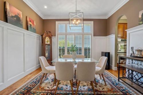 2507 Brookline Cir, Atlanta GA  30319-3690 exterior