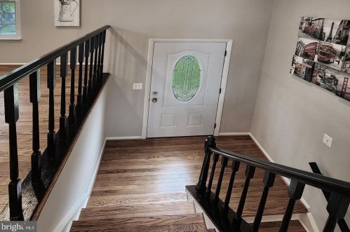 8406 Great Lake Ln, Springfield VA  22153-4004 exterior