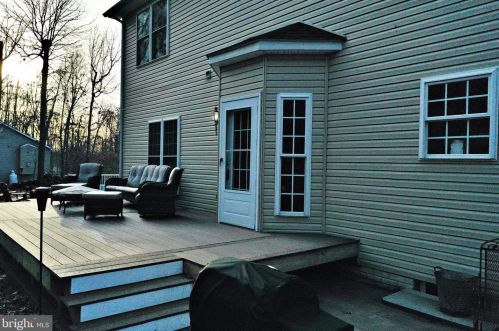 1756 Johnnycake Ln, Harpers Ferry WV 25425-6078 exterior