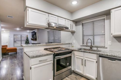 5725 Cancun Dr, Fort Worth TX  exterior