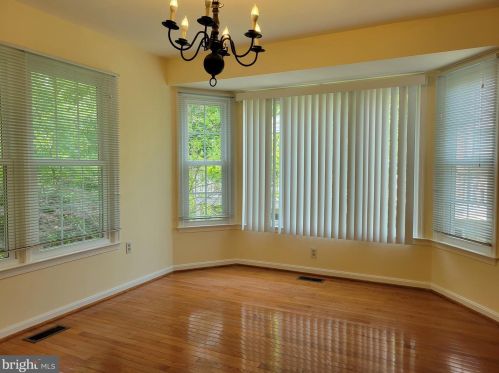 2707 Deer Ridge Dr, Silver Spring MD 20904-7140 exterior