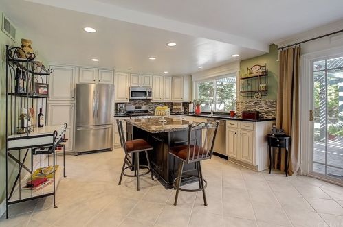 14912 Elm Ave, Irvine CA  92606-2611 exterior